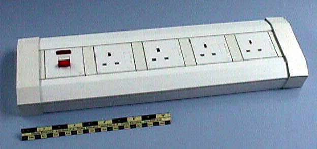 13ampdis_cmp.jpg (18224 bytes)